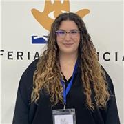 Profesora de inglés para apoyo escolar especializado en clases para niños de forma presencial u online